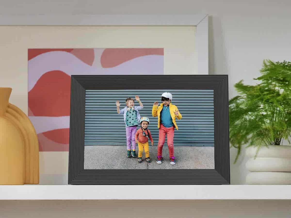 Aura Carver Digital Frame